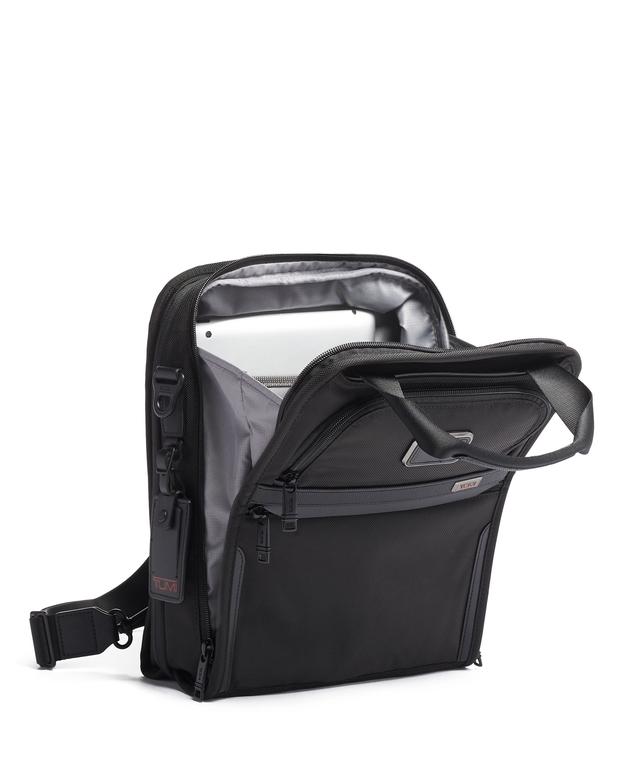 tumi travel tote